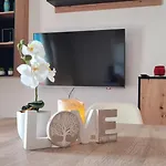 Luengihouse - Espectacular Con Piscina Apartamento *